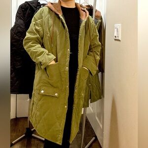 Long Thick Lightweight Winter Jackets Size M  ( us size 8-10)